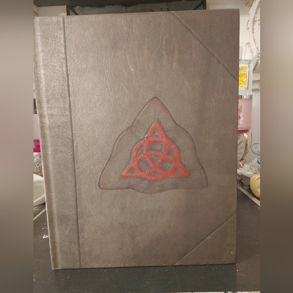 BOOK OF SHADOWS HARDCOVER FROM THE CHARMED TV SHOW
